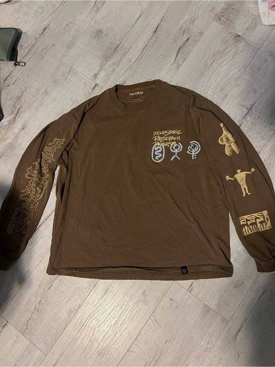 Pull&Bear Tops - Pull&Bear Brown Graphic Long Sleeve Tee with Beige Accents
